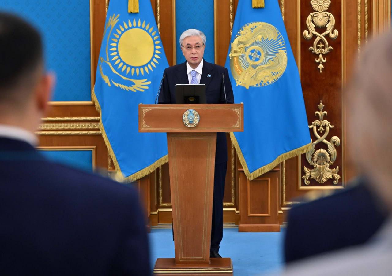 Қасым-Жомарт Тоқаев прокуратура мен ІІМ қызметкерлеріне баспана кілтін табыстады
