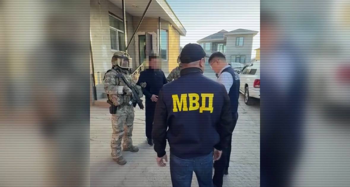 Жамбыл облысында ауыр жүк көліктерін бопсалаумен айналысқан топ ұсталды