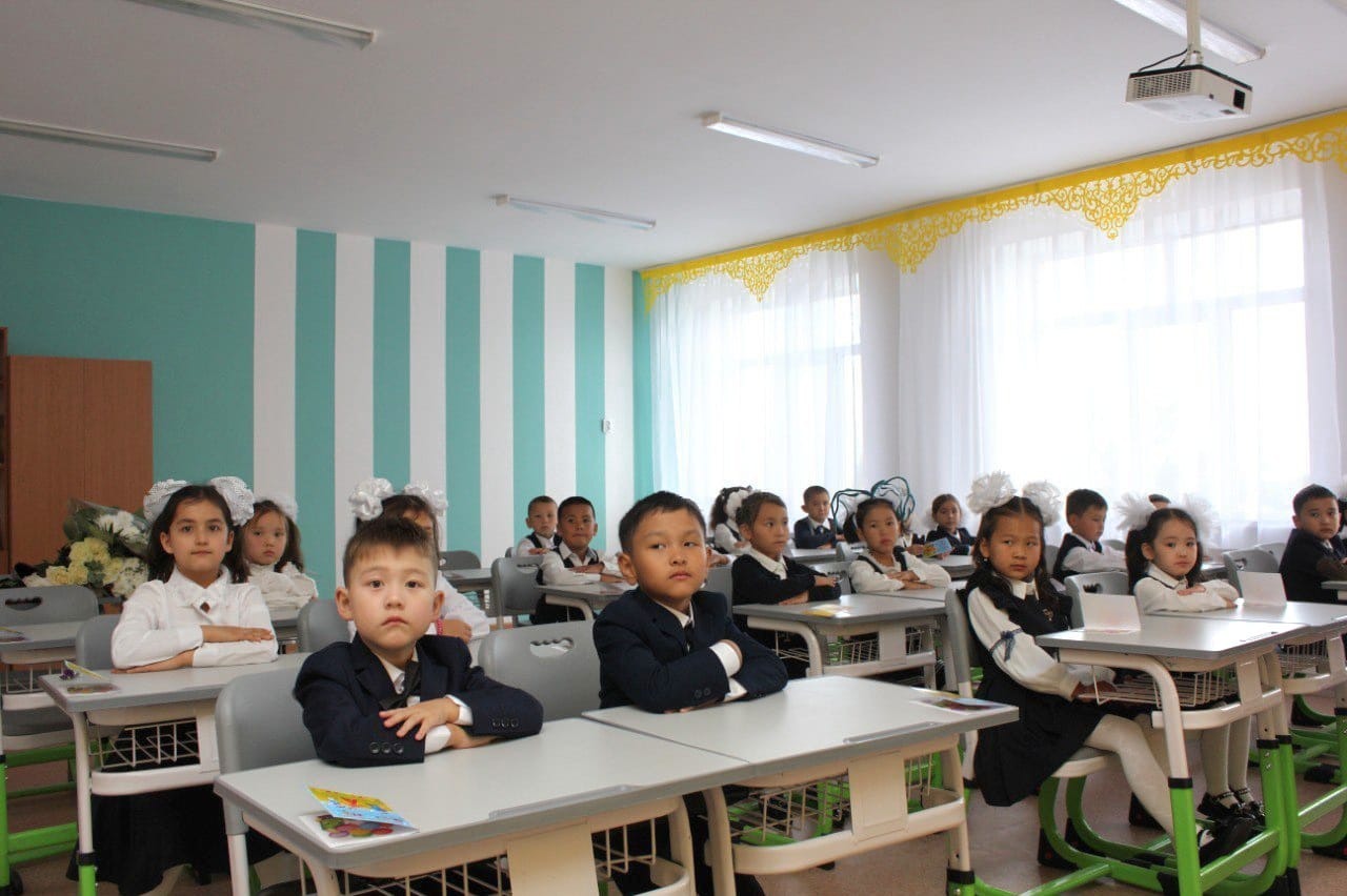 Мектеп оқушылары күзгі каникулда қанша күн демалады?