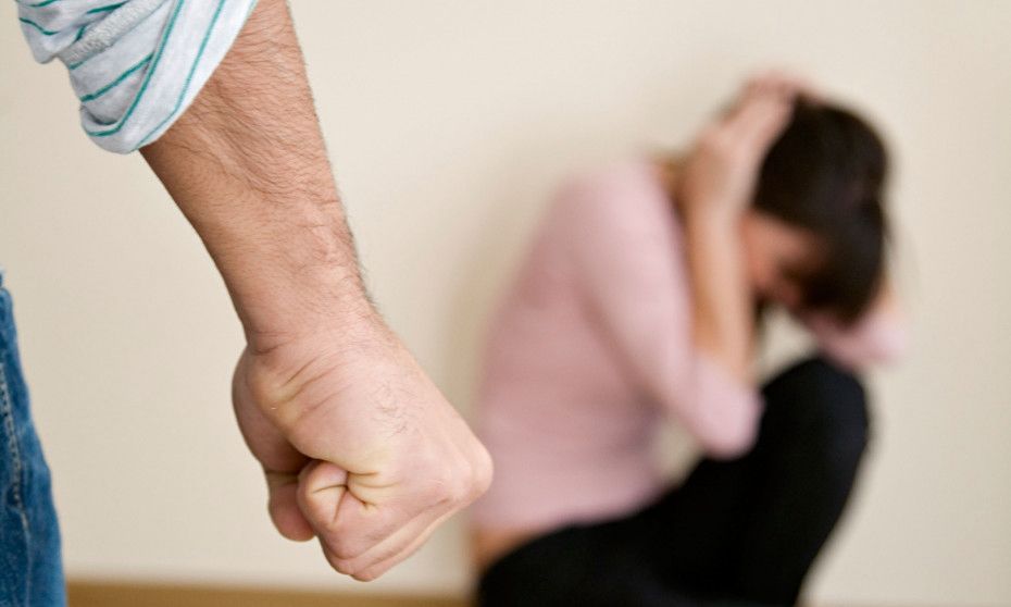 Шиеліде әйелін түскі ас дайындамағаны үшін ұрған ер адам сотқа тартылды