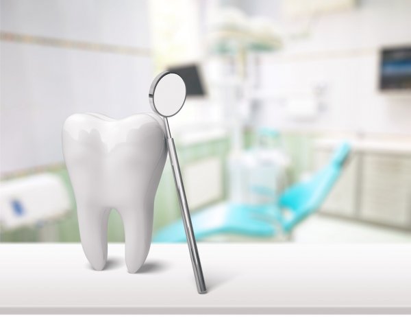 Тіс пен қаржы: Кімдер тісін тегін емдете алады және ең кең таралған стоматологиялық қызметтер қанша тұрады?