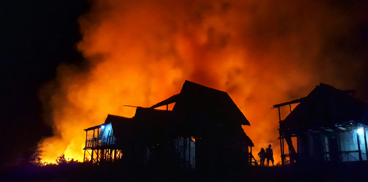 СҚО-да үй өртенді: бір ересек адам мен бір бала қаза тапты