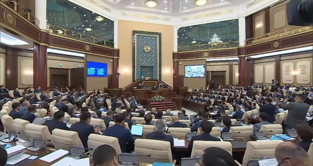 Мәжіліс жаңа заң жобаларын жұмысқа алды