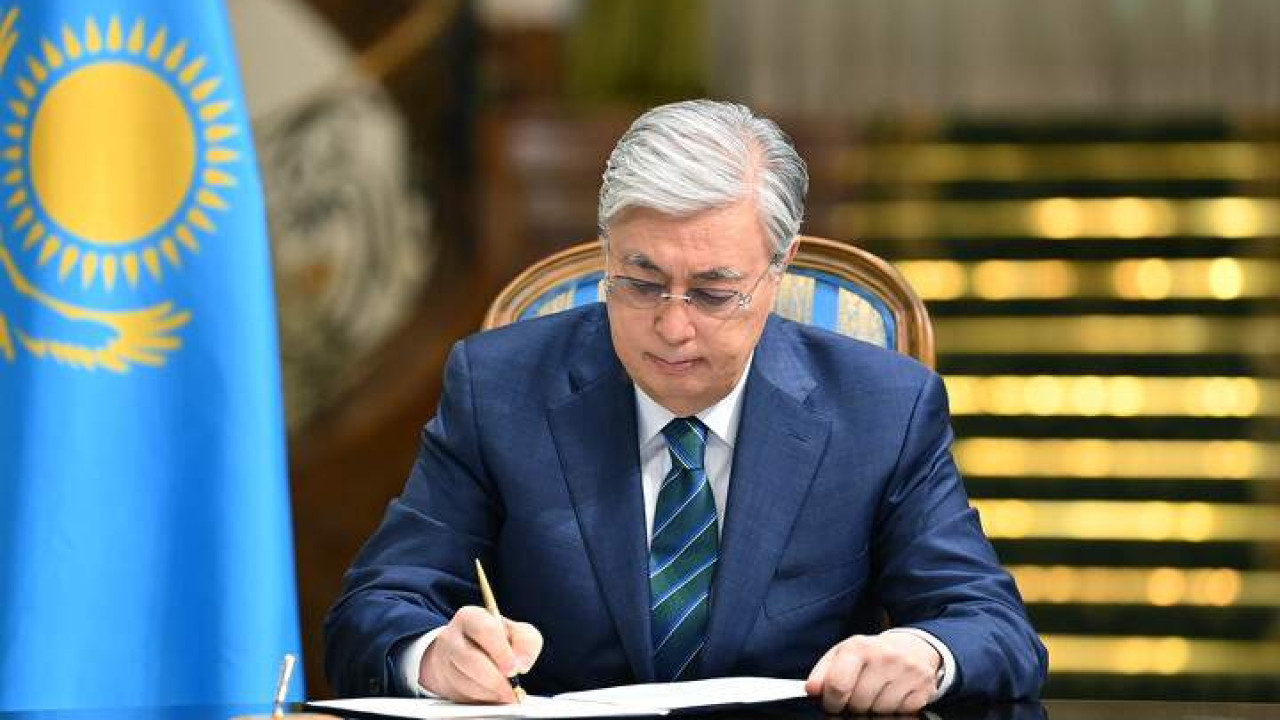 Президент төрт бірдей заңды мақұлдады 