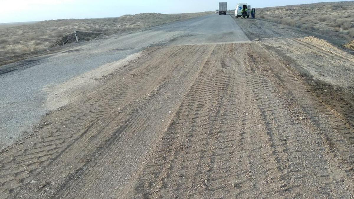 Енді ауыл жолдарына асфальттың орнына қиыршық тас төселеді
