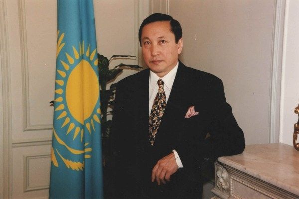 Президент Тілеухан Қабдырахмановты І дәрежелі “Достық” орденімен наградтады