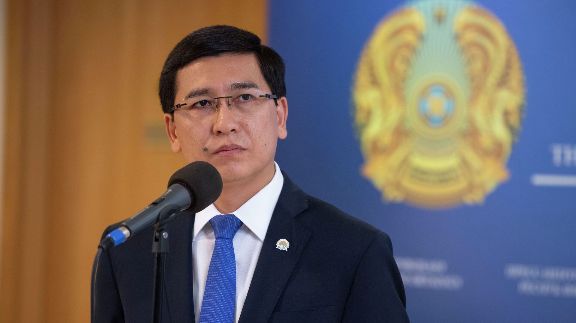 Депутат ұстаздарға жүктемені асыра пайдаланғандарға айыппұл енгізуді ұсынды