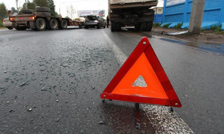 Павлодар облысында жеңіл көлік жүк көлігімен соқтығысты: бала аман қалды