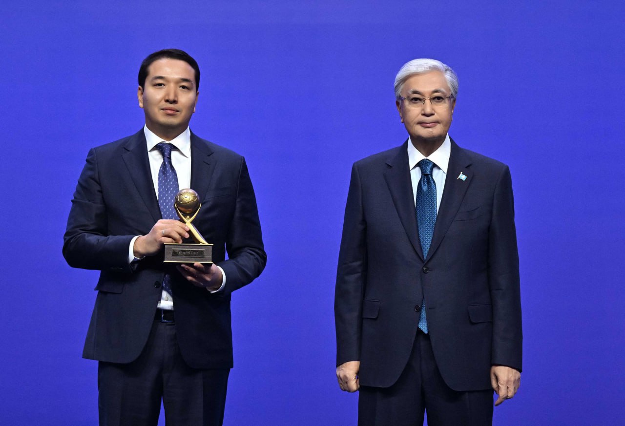 Президент «Алтын сапа» мен «Парыз» лауреаттарын марапаттады 