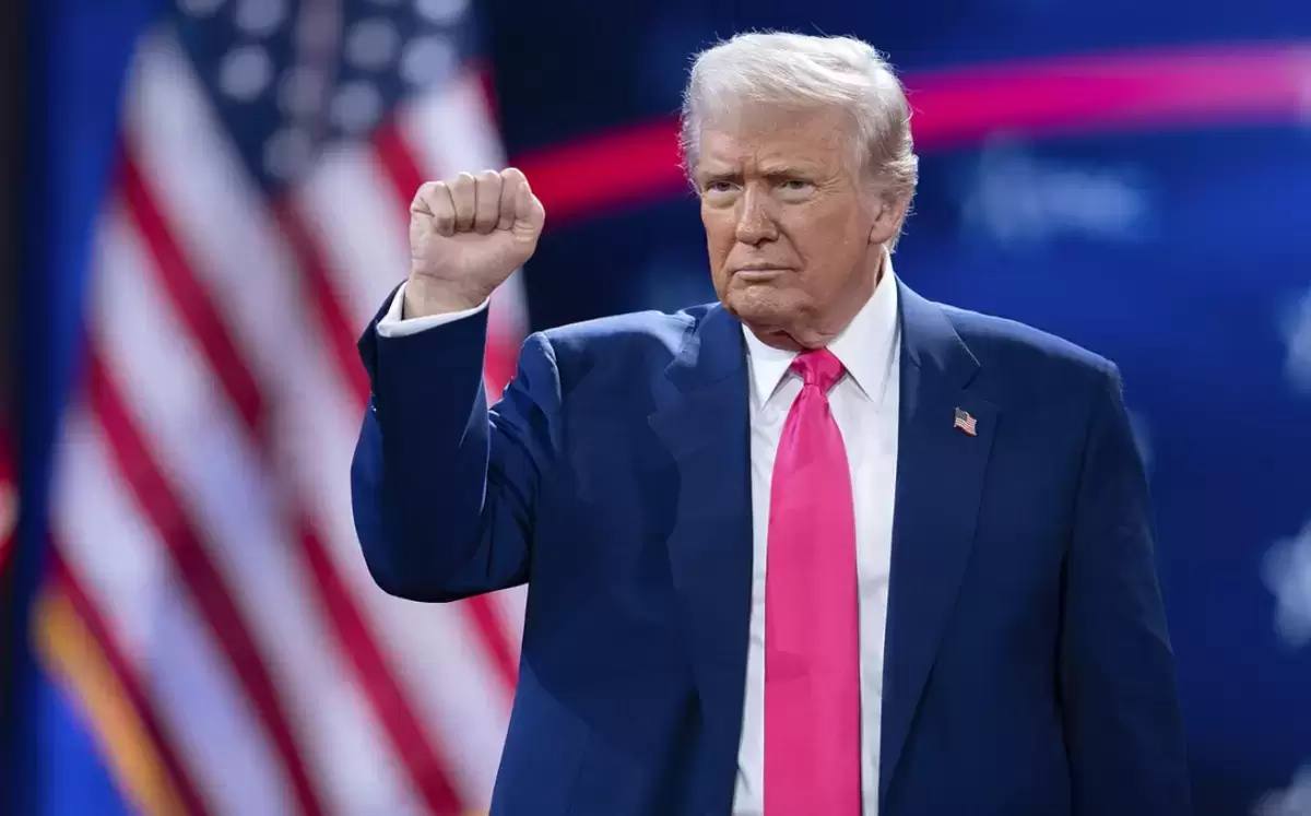 Трамп Қазақстаннан әкелінетін барлық тауарға 25% баж салығын енгізді