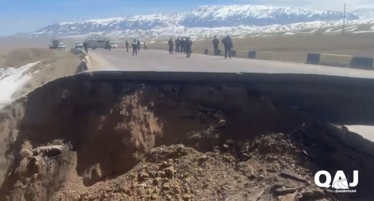Алматы облысында Кеген–Нарынқол жолын қар суы шайып кетті