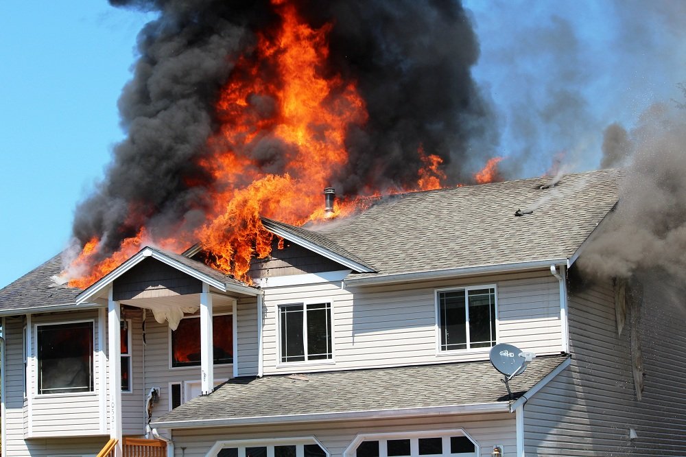 Түркістан облысындағы өрт: екі қабатты үй жалынға оранып, 12 адам қаза тапты