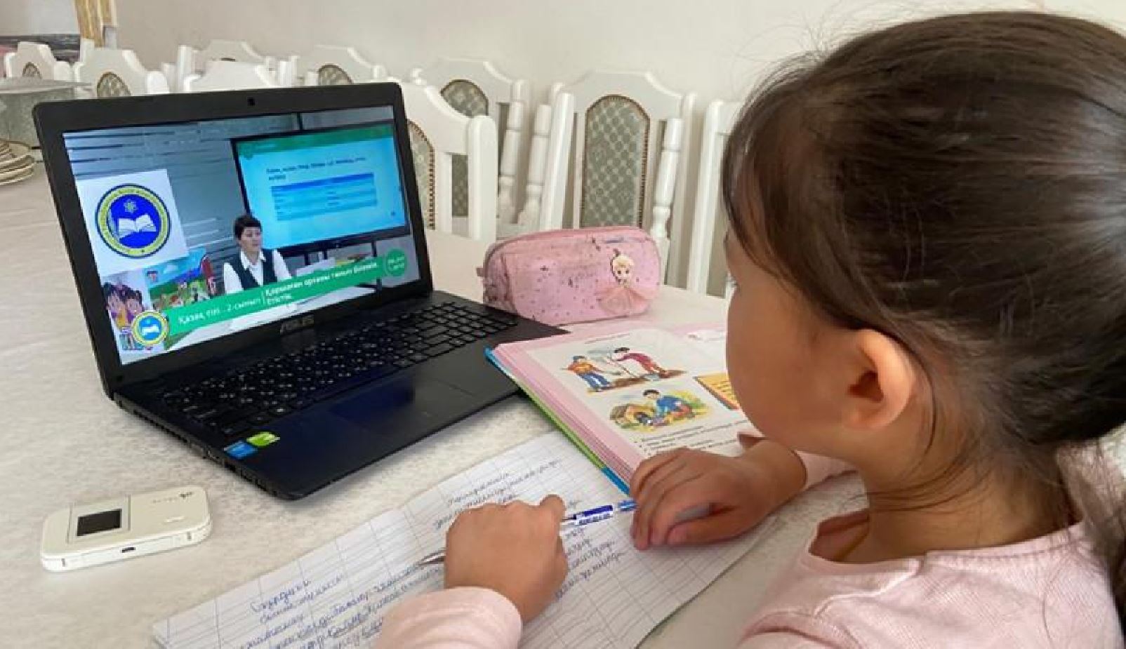 Оқушылар жаппай ауырып жатыр: мектептер қашықтан оқытуға көше бастады