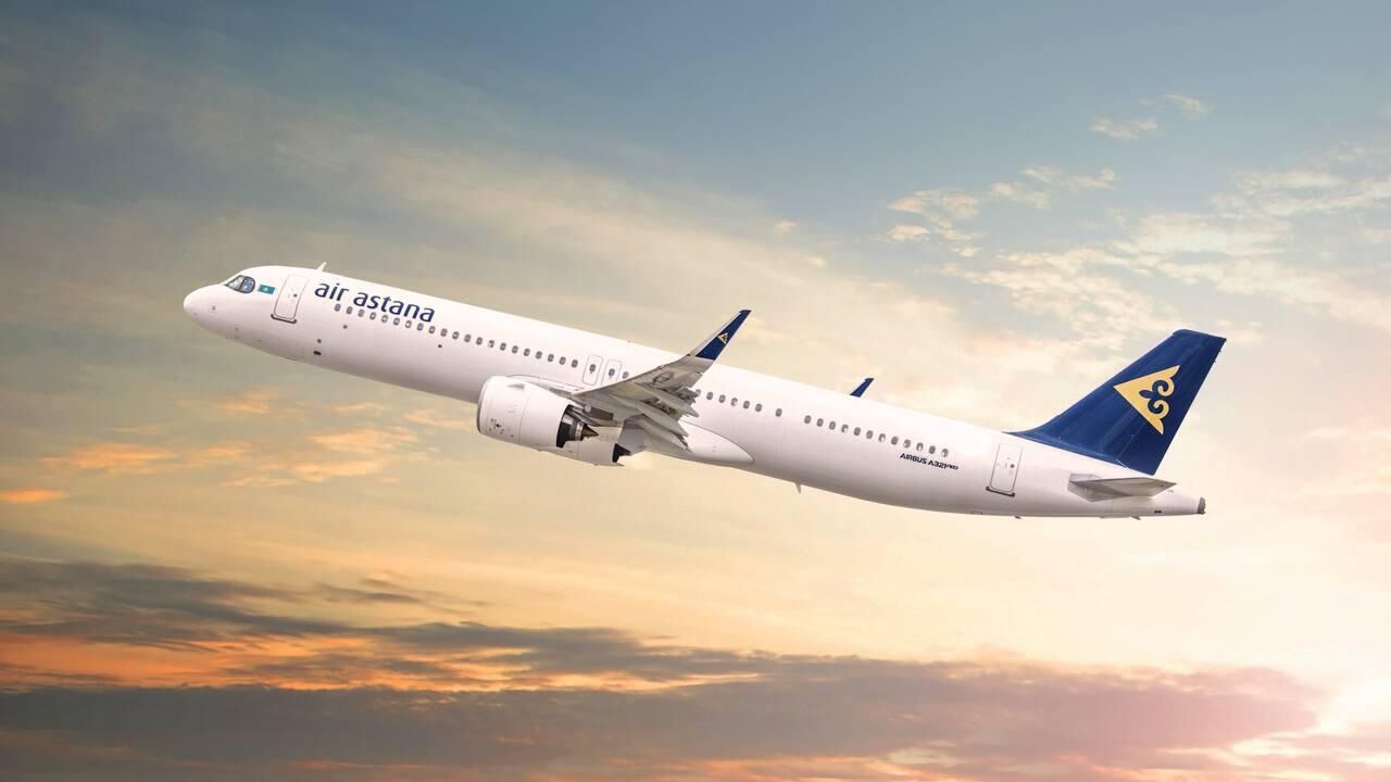 Air Astana әуежайда жалғыз қалып қойған қыздың отбасына 5 млн теңге төлейді