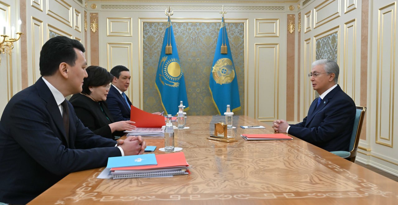 Конституциялық комиссия Президентке жаңа Конституцияның қорытынды жобасын ұсынды 