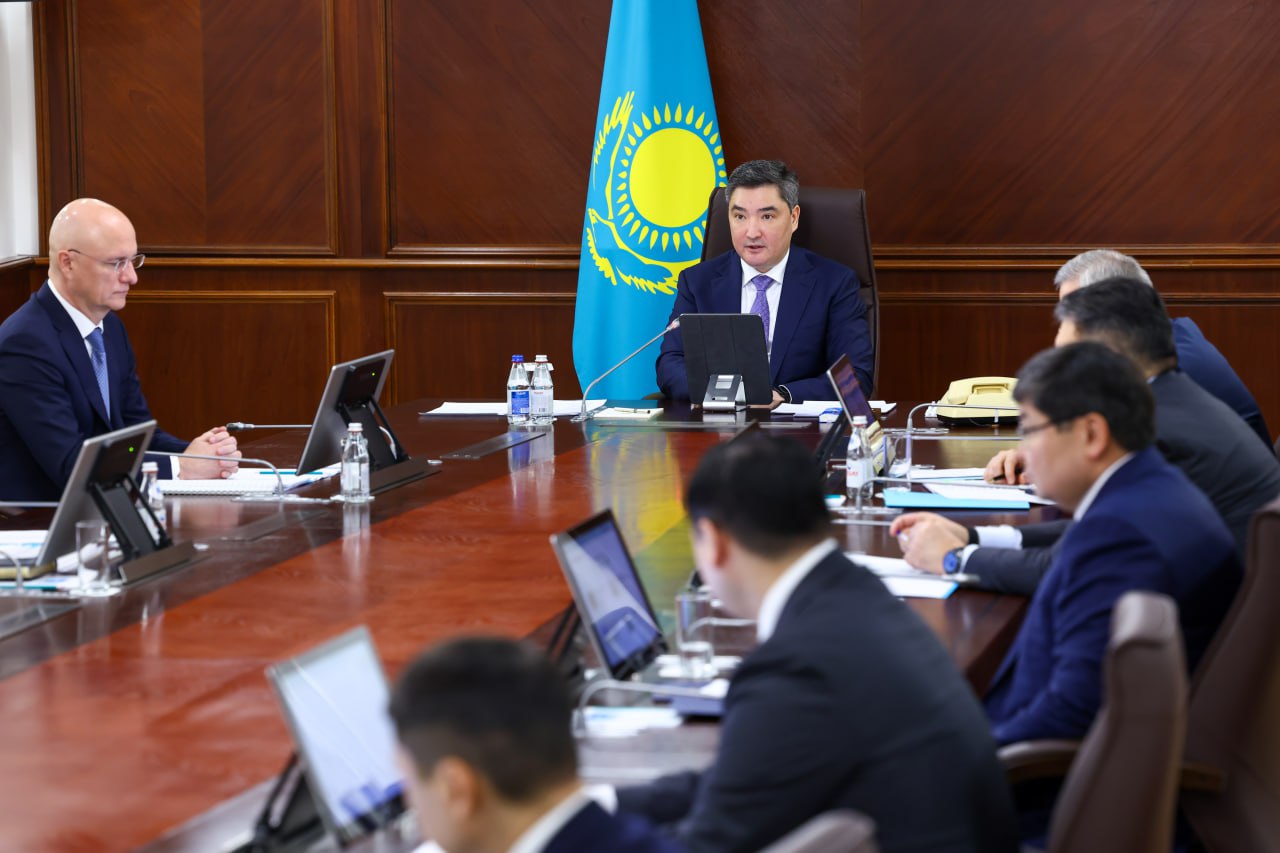 Олжас Бектенов әкімдерге азық-түлік бағасын тұрақтандыру жұмысын күшейтуді тапсырды