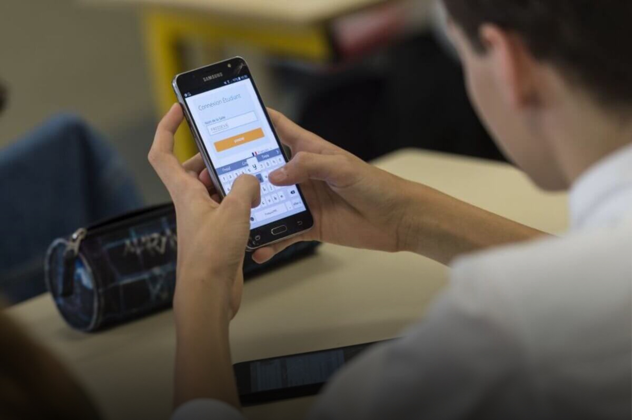 Оқушы сабақта телефон ұстаса, ата-анасы айыппұл арқалайды