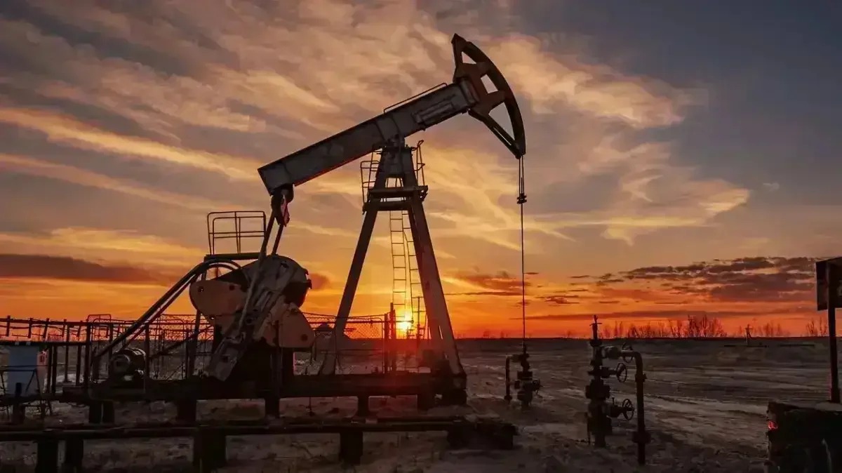 Ормуз бұғазы дағдарысы: мұнай бағасы күрт қымбаттады 